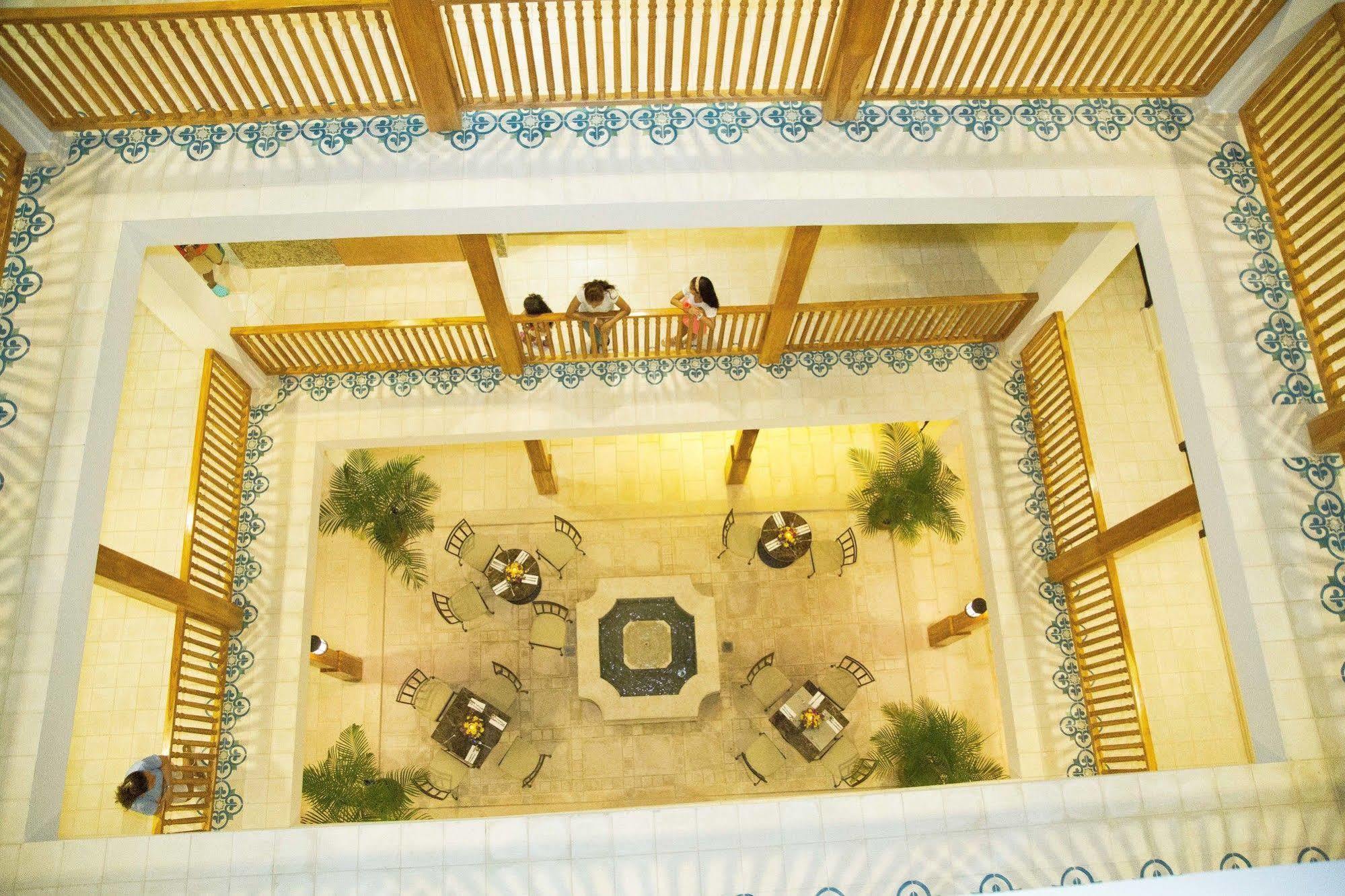 Hotel Presidente Лас Таблас Екстериор снимка